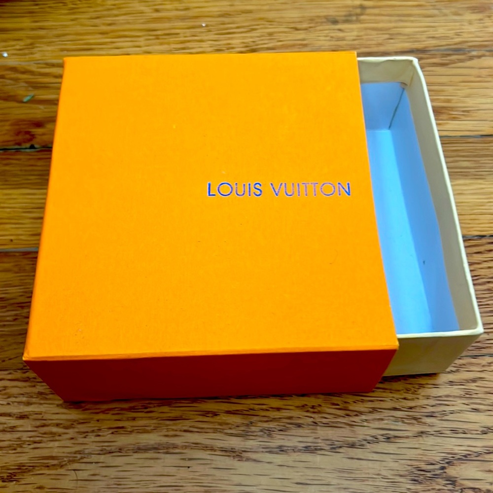 Louis Vuitton box